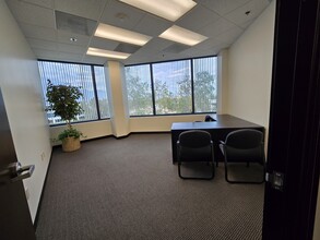3401 Centrelake Dr, Ontario, CA à louer Photo intérieure– Image 1 sur 11