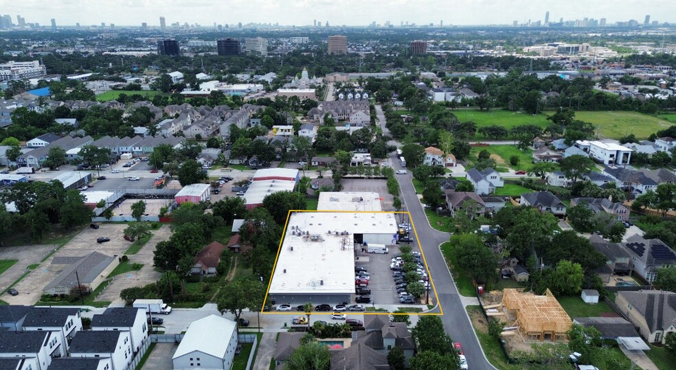 3831 Golf Dr, Houston, TX à vendre - Photo de l’immeuble – Image 2 sur 19