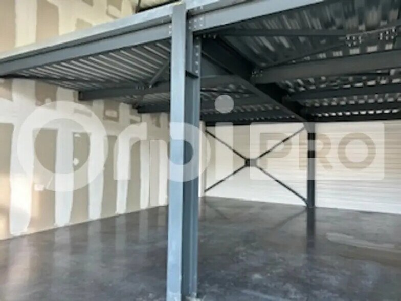 Local commercial dans Limas à louer - Photo intérieure – Image 3 sur 4