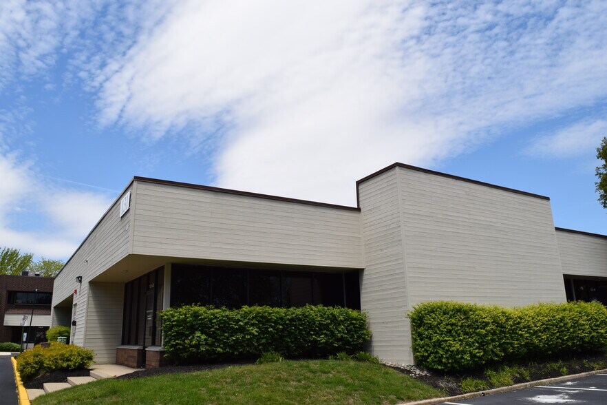 127 Gaither Dr, Mount Laurel, NJ à louer - Photo de l’immeuble – Image 3 sur 9