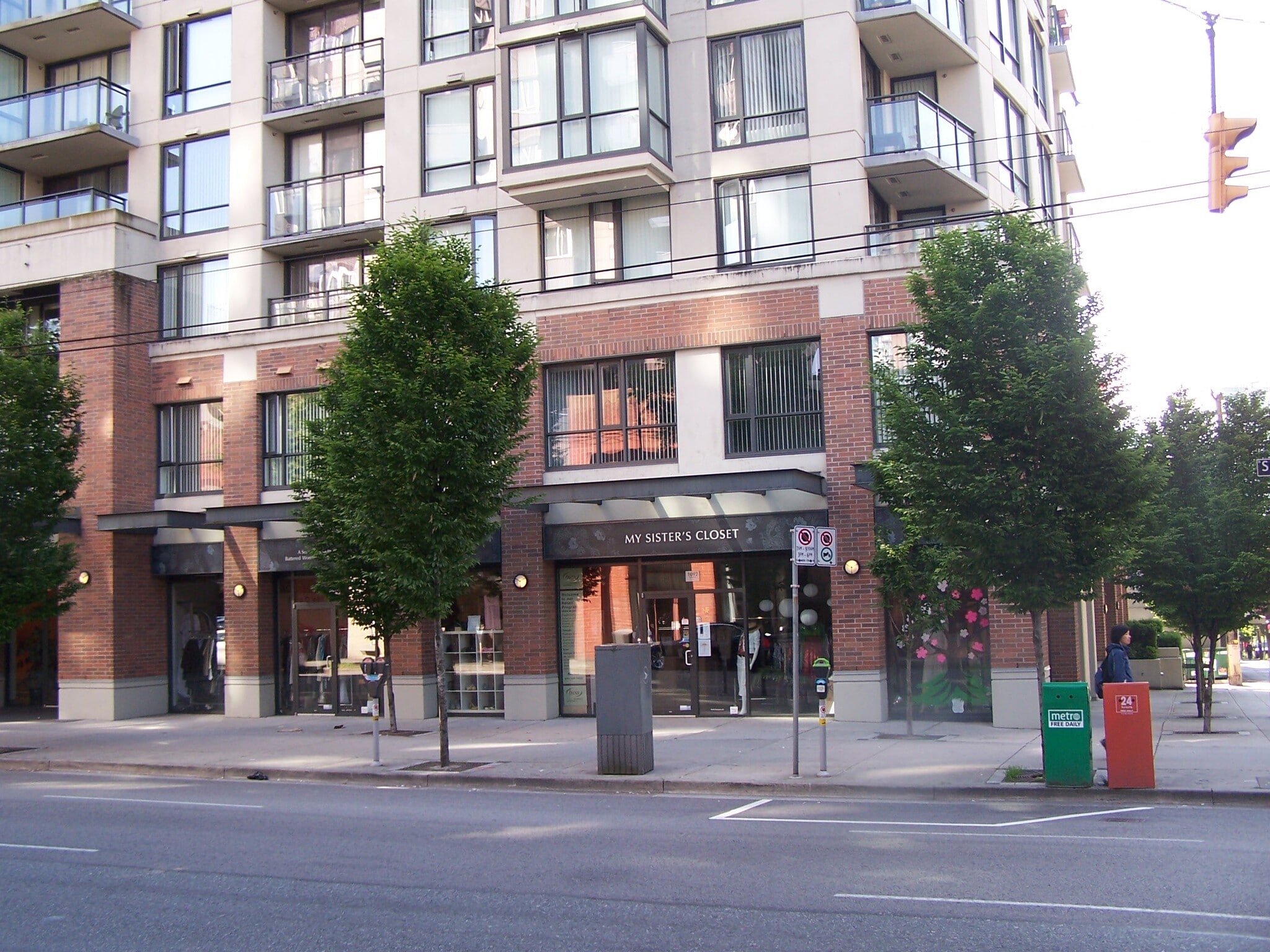 1092 Seymour St, Vancouver, BC à louer Photo de l’immeuble– Image 1 sur 3
