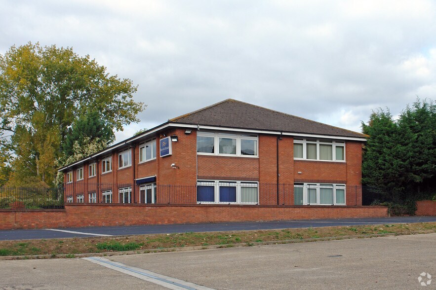 Riverside, Wooburn Green à louer - Photo de l’immeuble – Image 2 sur 5