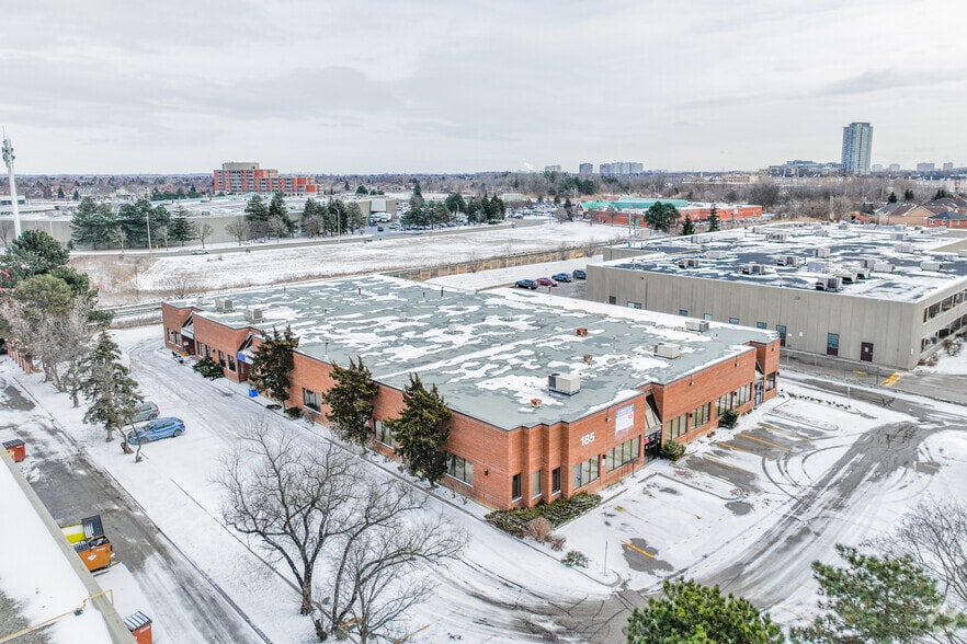 185 Clayton Dr, Markham, ON à louer - Photo de l’immeuble – Image 2 sur 2