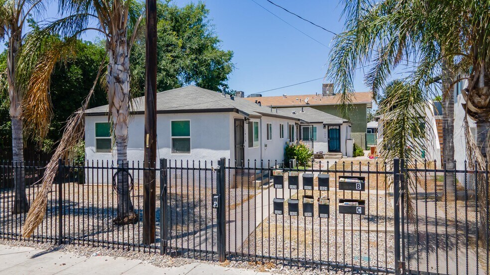 1018 Miller St, Bakersfield, CA à vendre - Photo de l’immeuble – Image 3 sur 8