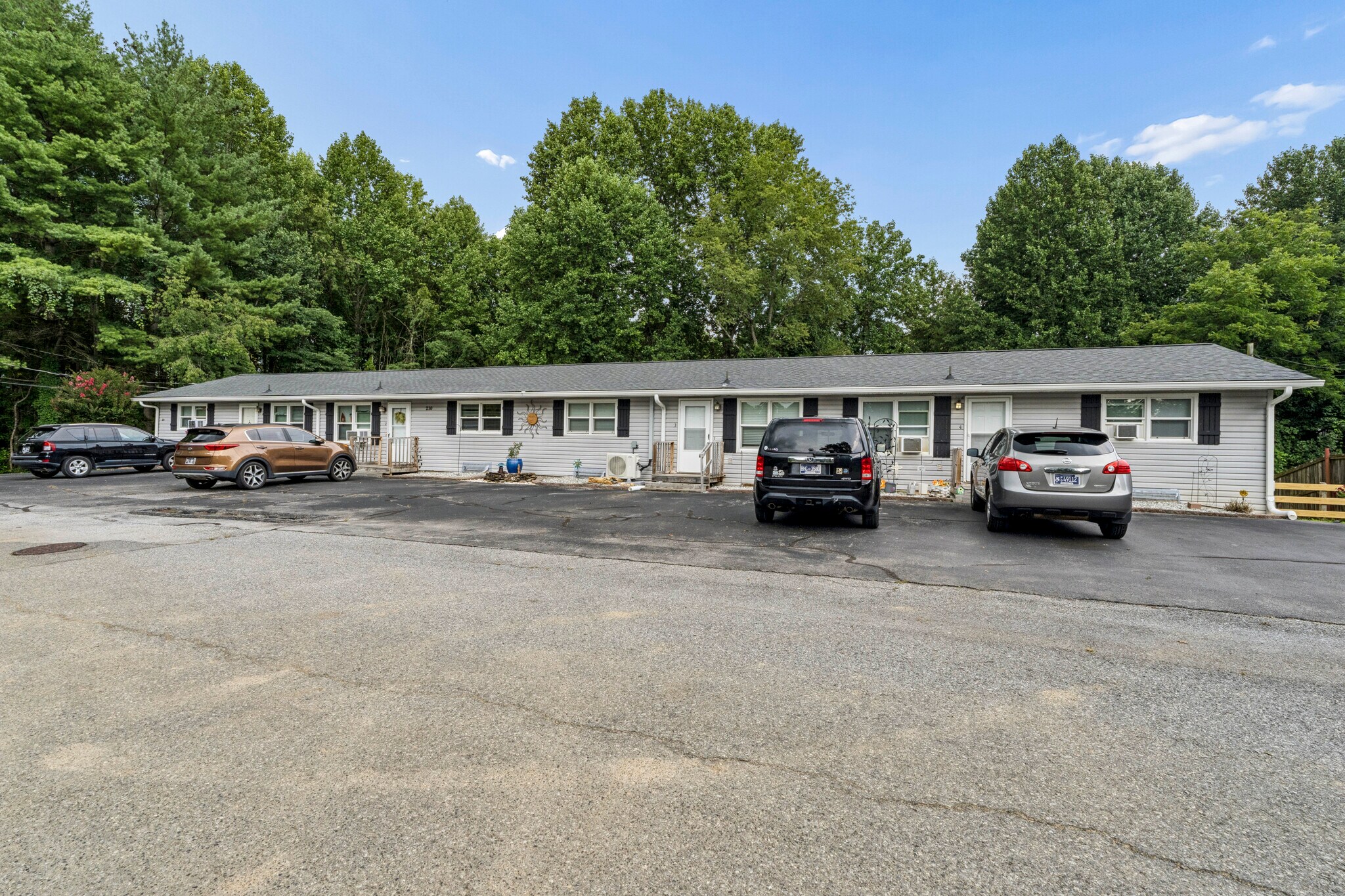 210 Longview Ave, Jonesborough, TN à vendre Photo principale– Image 1 sur 21