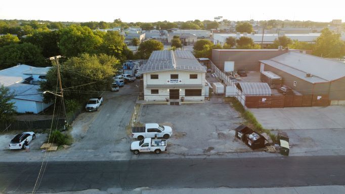 900 McPhaul, Austin, TX à vendre - Photo de l’immeuble – Image 2 sur 36