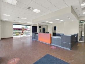 8041 N Black Canyon Fwy, Phoenix, AZ à louer Photo intérieure– Image 2 sur 8