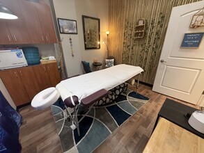 123 W Washington St, Oswego, IL à louer Photo intérieure– Image 1 sur 4