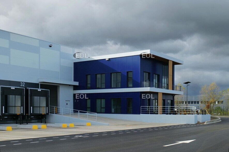 Industriel/Logistique dans Colombier-Saugnieu à vendre - Photo de l’immeuble – Image 3 sur 9