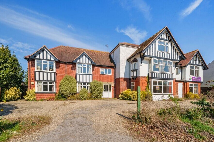 58 High Rd, Felixstowe à vendre - Photo de l’immeuble – Image 2 sur 29