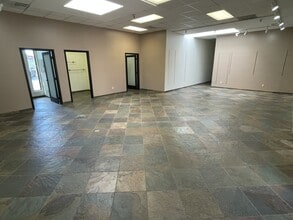 6761 E Tanque Verde Rd, Tucson, AZ à louer Photo intérieure– Image 2 sur 8