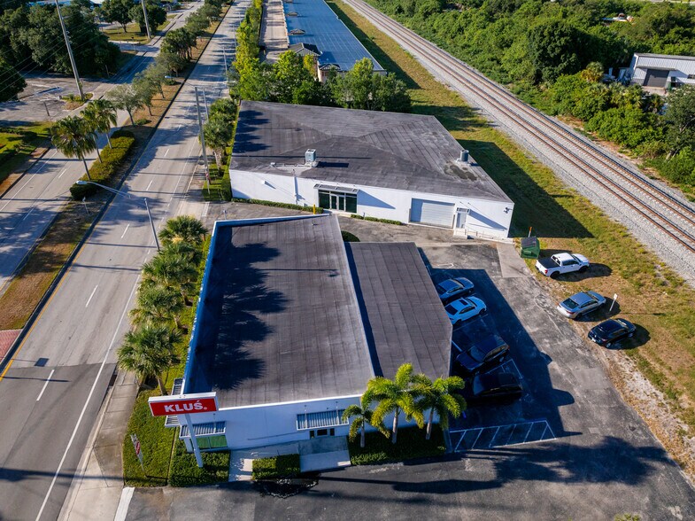 673 US Highway 1, Vero Beach, FL à louer - Photo de l’immeuble – Image 3 sur 20