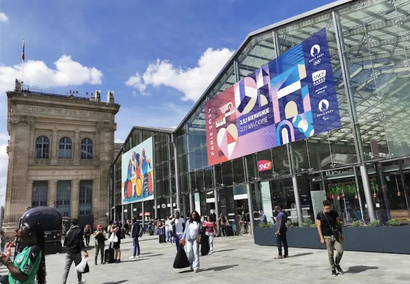 Local commercial dans Paris à louer - Photo de l’immeuble – Image 1 sur 2