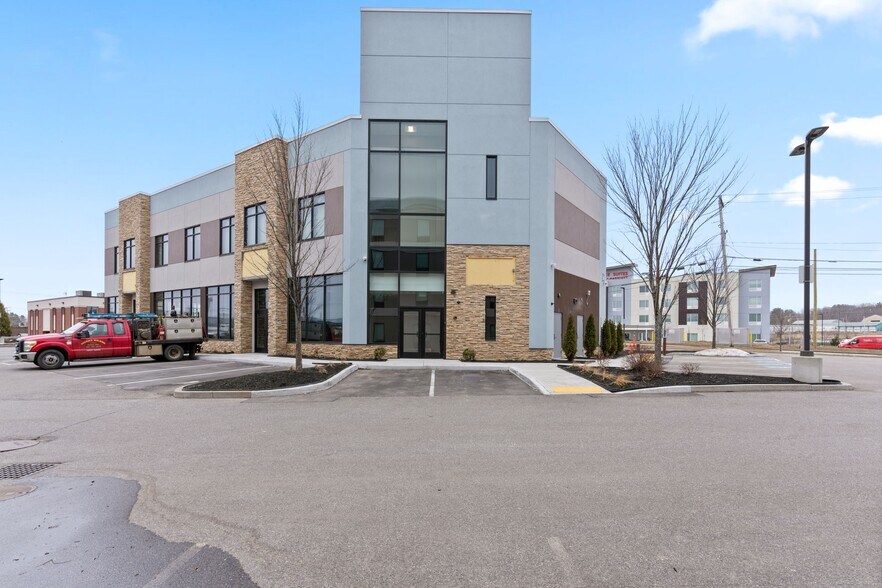56 Maine Mall Rd, South Portland, ME à louer - Photo de l’immeuble – Image 2 sur 6