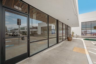 18581-18631 Beach Blvd, Huntington Beach, CA à louer Photo de l’immeuble– Image 1 sur 3