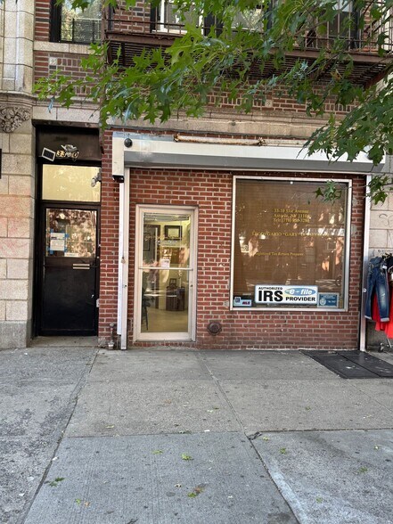 3310 31st Ave, Astoria, NY à louer - Photo de l’immeuble – Image 2 sur 10
