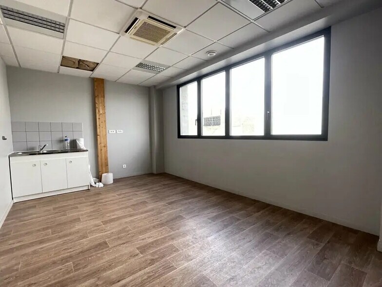 Bureau dans Le Havre à louer - Photo de l’immeuble – Image 3 sur 4