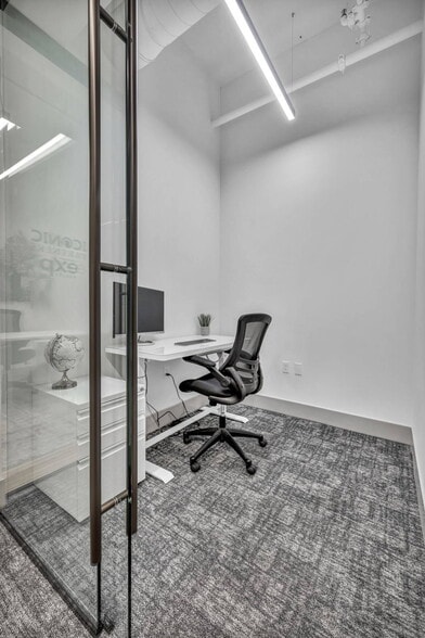 17415 Northwood Ave, Lakewood, OH à louer - Photo intérieure – Image 3 sur 9