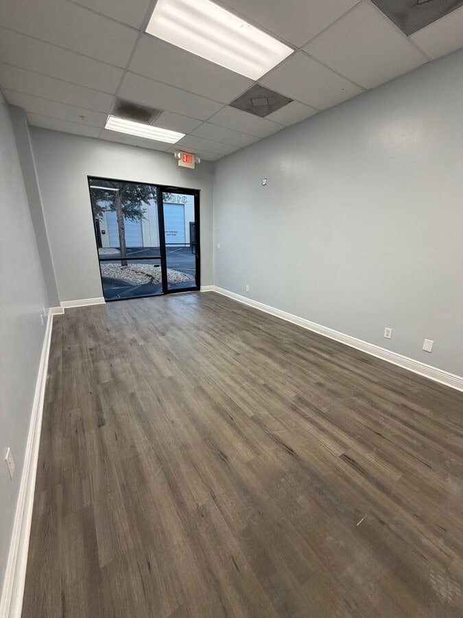 17030 Alico Commerce Ct, Fort Myers, FL 33967 - Lot 17030-310 - - Photo intérieure - Image 1 of 11