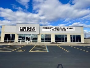 5901 Brockway Rd, Saginaw, MI à vendre Photo de l’immeuble– Image 1 sur 1