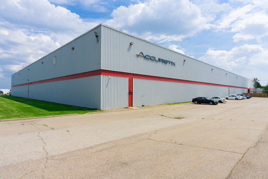109 Summerlea Rd, Brampton, ON à louer - Photo de l’immeuble – Image 1 sur 8