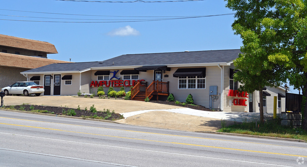 7331 Shallowford Rd, Chattanooga, TN à louer - Photo de l’immeuble – Image 1 sur 4