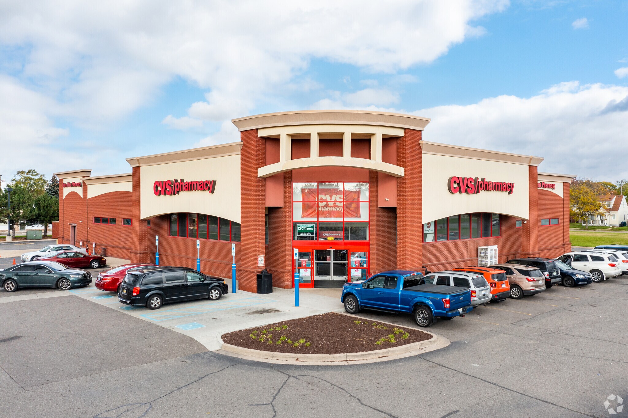 2400 Fort St, Lincoln Park, MI à louer Photo de l’immeuble– Image 1 sur 7