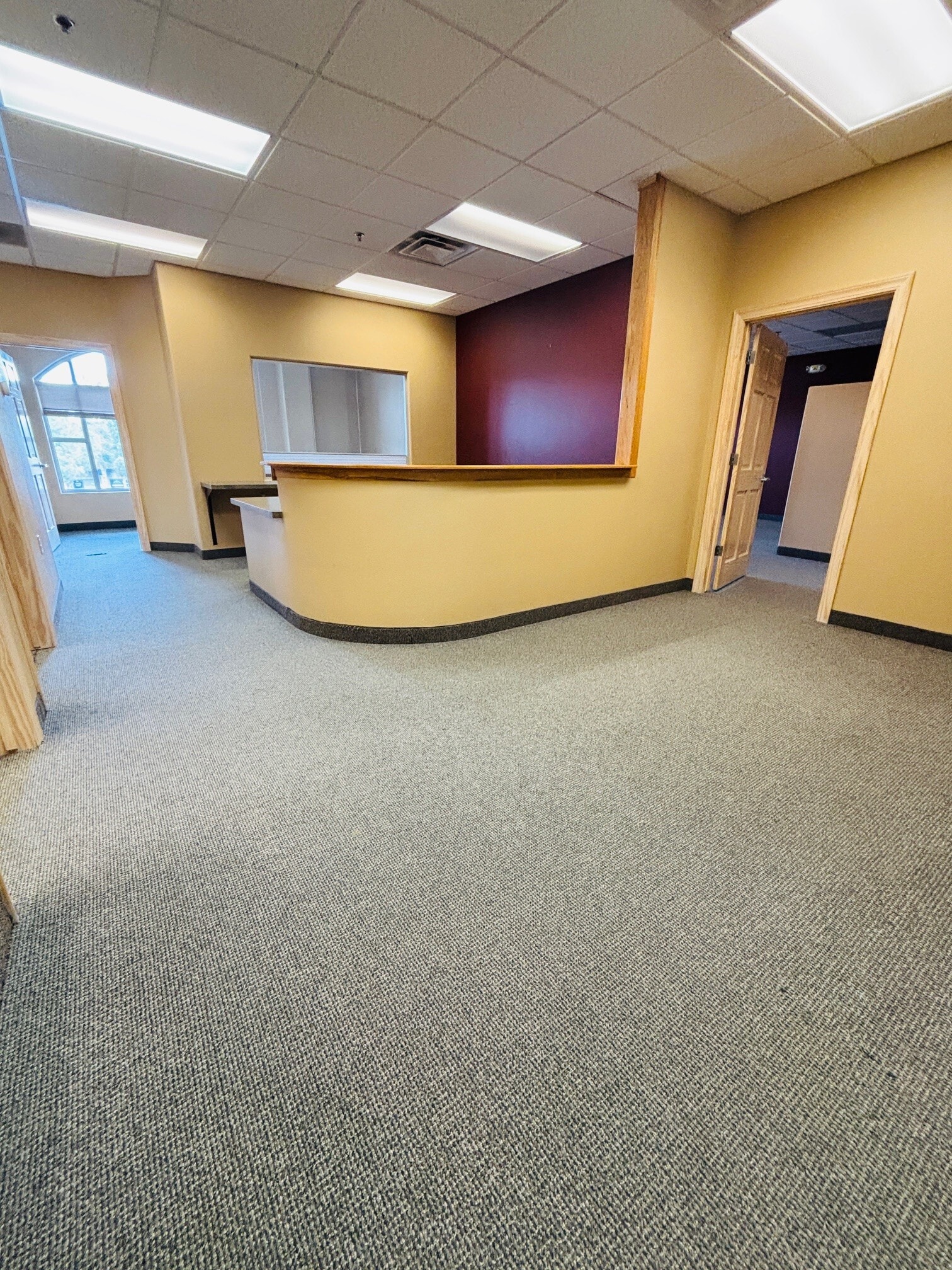 645 Sierra Rose Dr, Reno, NV à louer Photo de l’immeuble– Image 1 sur 13