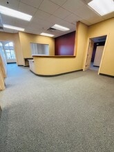 645 Sierra Rose Dr, Reno, NV à louer Photo de l’immeuble– Image 1 sur 13