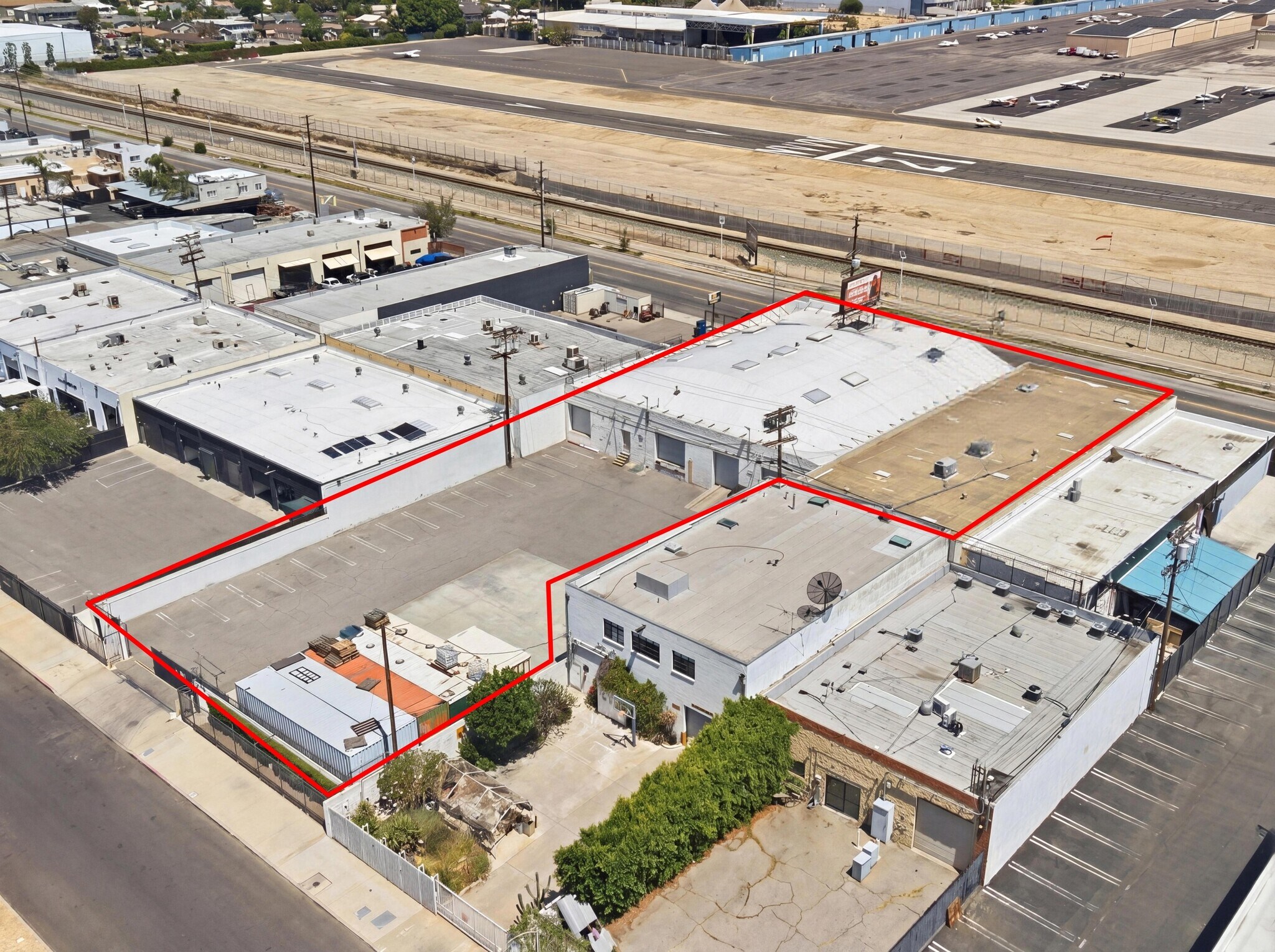 10477-10487 San Fernando Road portefeuille de 4 biens à vendre sur LoopNet.fr Photo principale– Image 1 sur 13