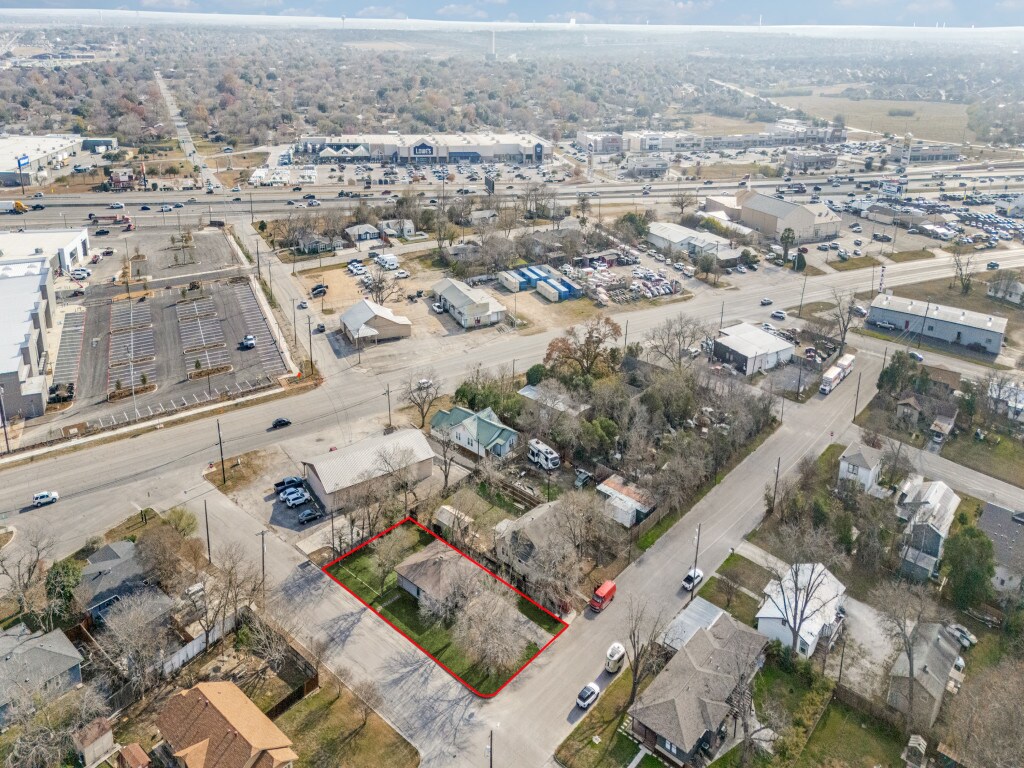 1415 Jackson St, New Braunfels, TX à vendre Photo principale– Image 1 sur 11