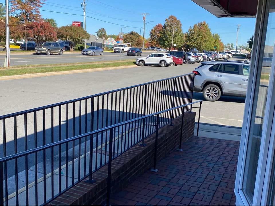 8637 Mathis Ave, Manassas, VA à louer Photo de l’immeuble– Image 1 sur 9