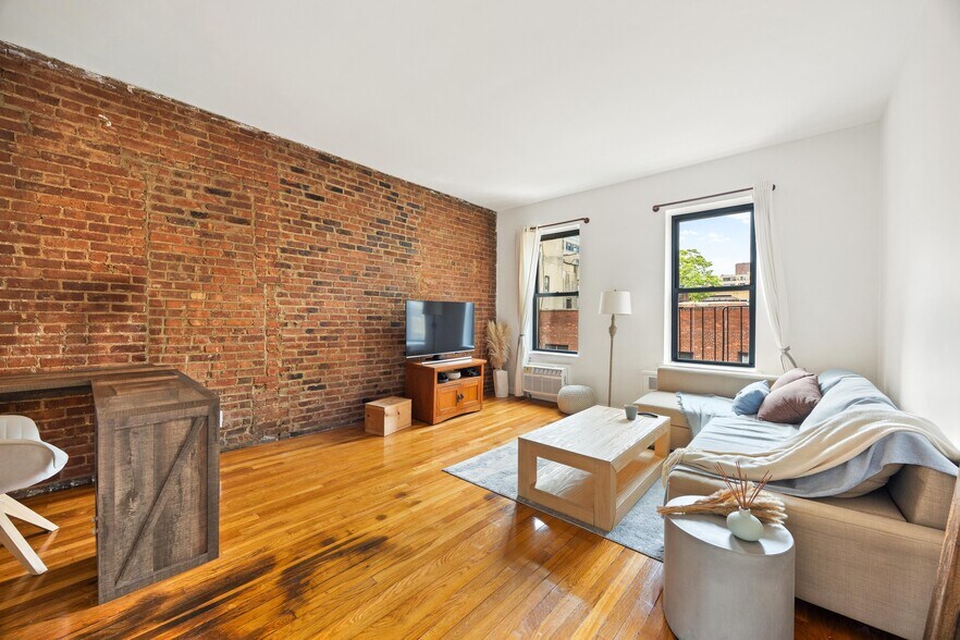 421 E 82nd St, New York, NY à vendre - Photo intérieure – Image 2 sur 19
