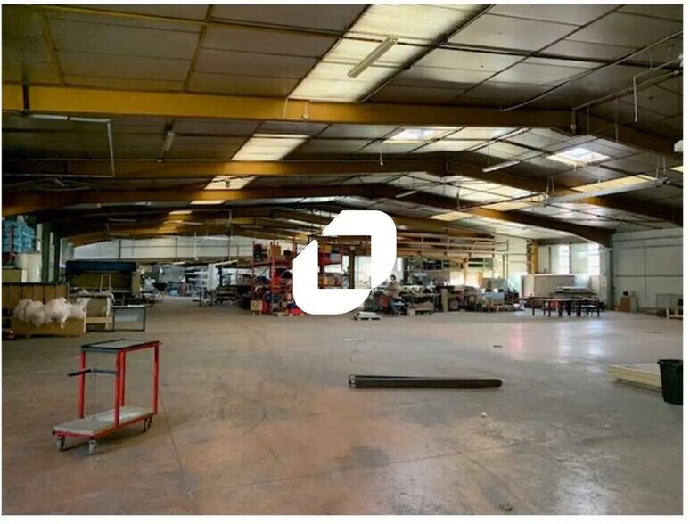 Industriel/Logistique dans CIVRIEUX-D'AZERGUES à louer - Photo de l’immeuble – Image 1 sur 22