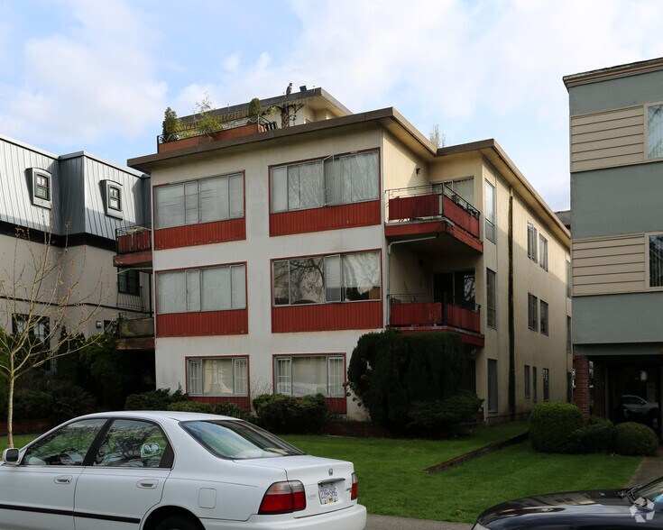 Westside Apartment Portfolio portefeuille de 4 biens à vendre sur LoopNet.fr - Photo principale – Image 3 sur 4