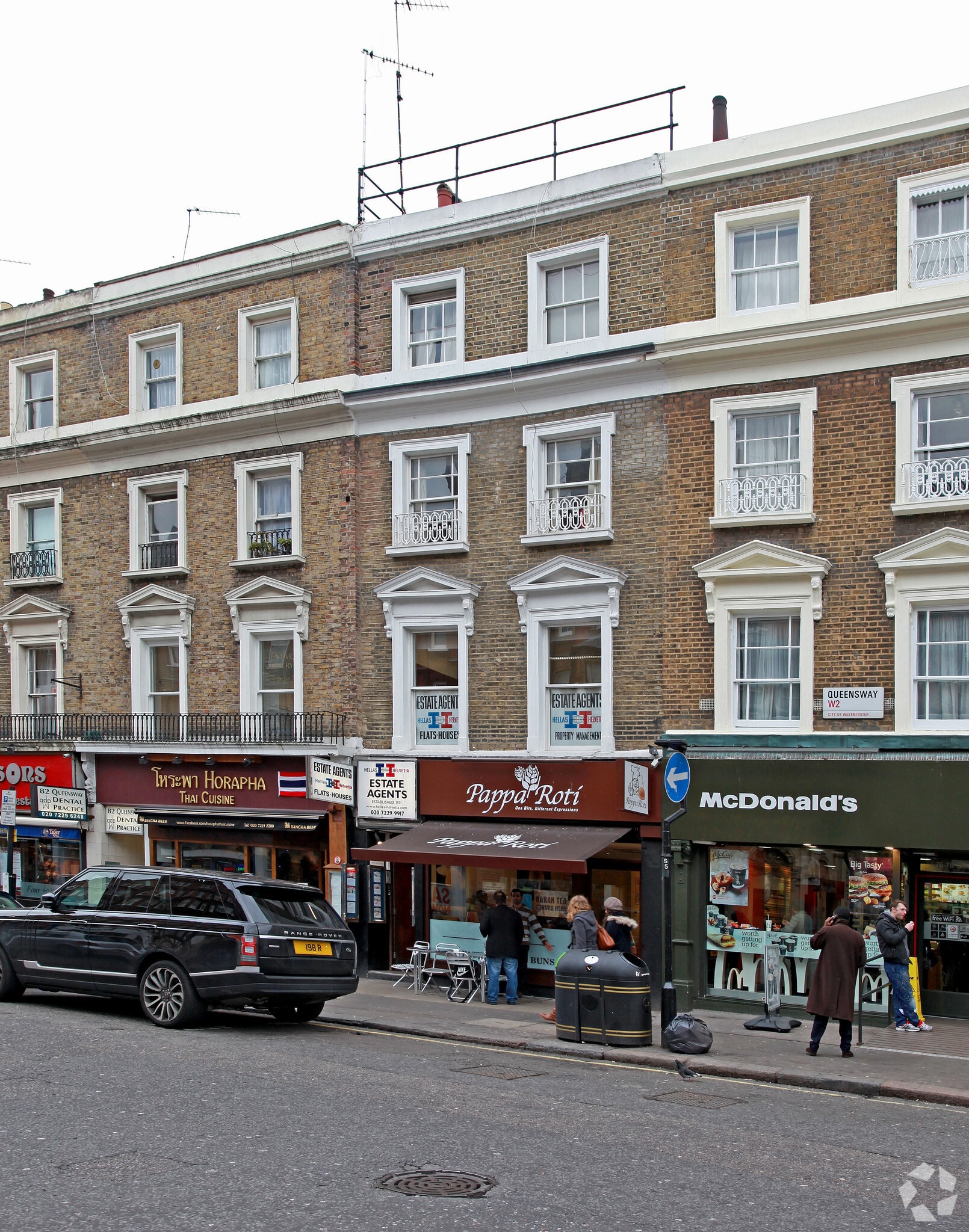 80 Queensway, Londres à louer Photo principale– Image 1 sur 3