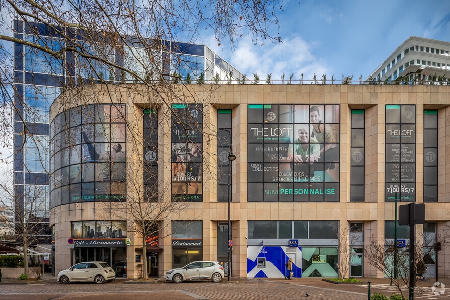 104 Avenue Albert 1Er, Rueil-Malmaison à louer - Photo principale – Image 1 sur 4