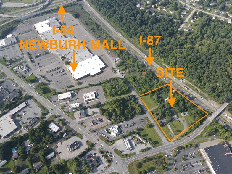 13 Meadow Hill Rd, Newburgh, NY à louer - Photo de l’immeuble – Image 2 sur 18