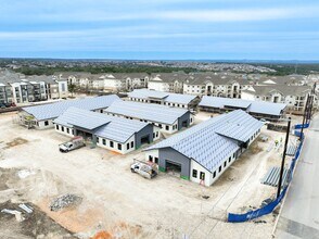 211 Crossing Ave, San Antonio, TX à vendre Photo de l’immeuble– Image 1 sur 45