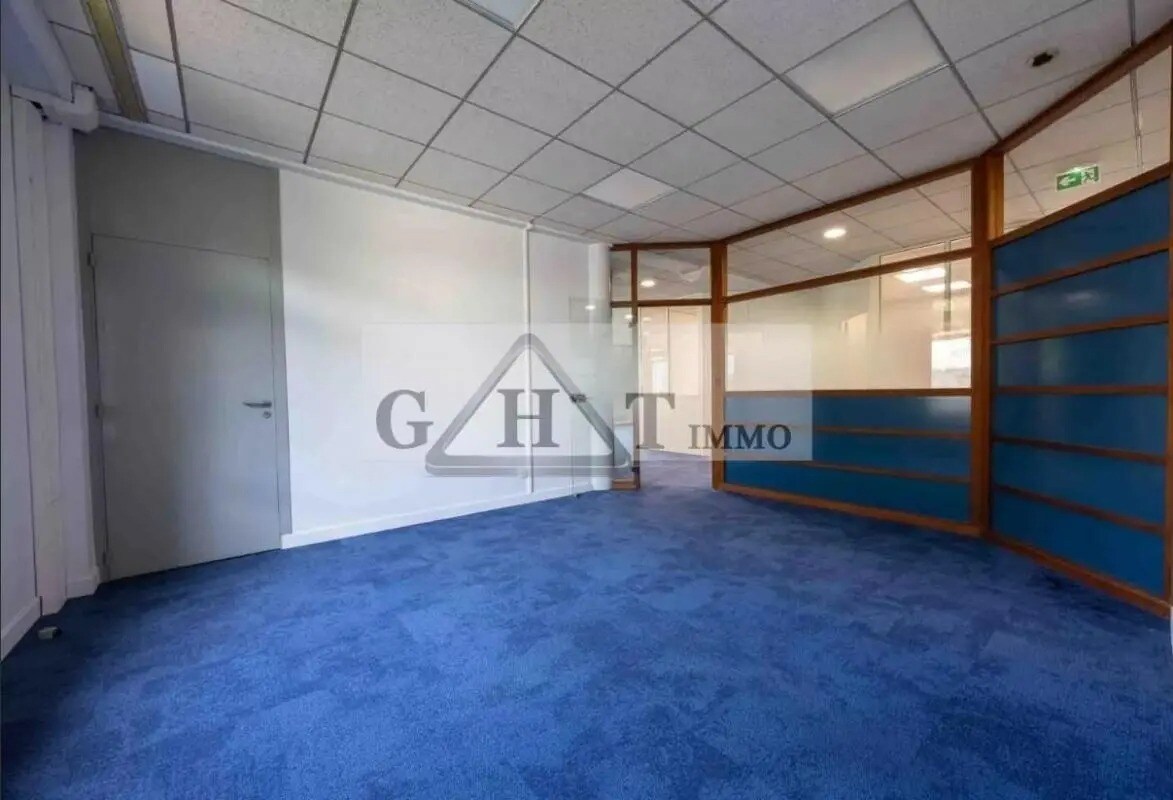 Bureau dans Lagny-sur-Marne à louer Photo intérieure– Image 1 sur 8