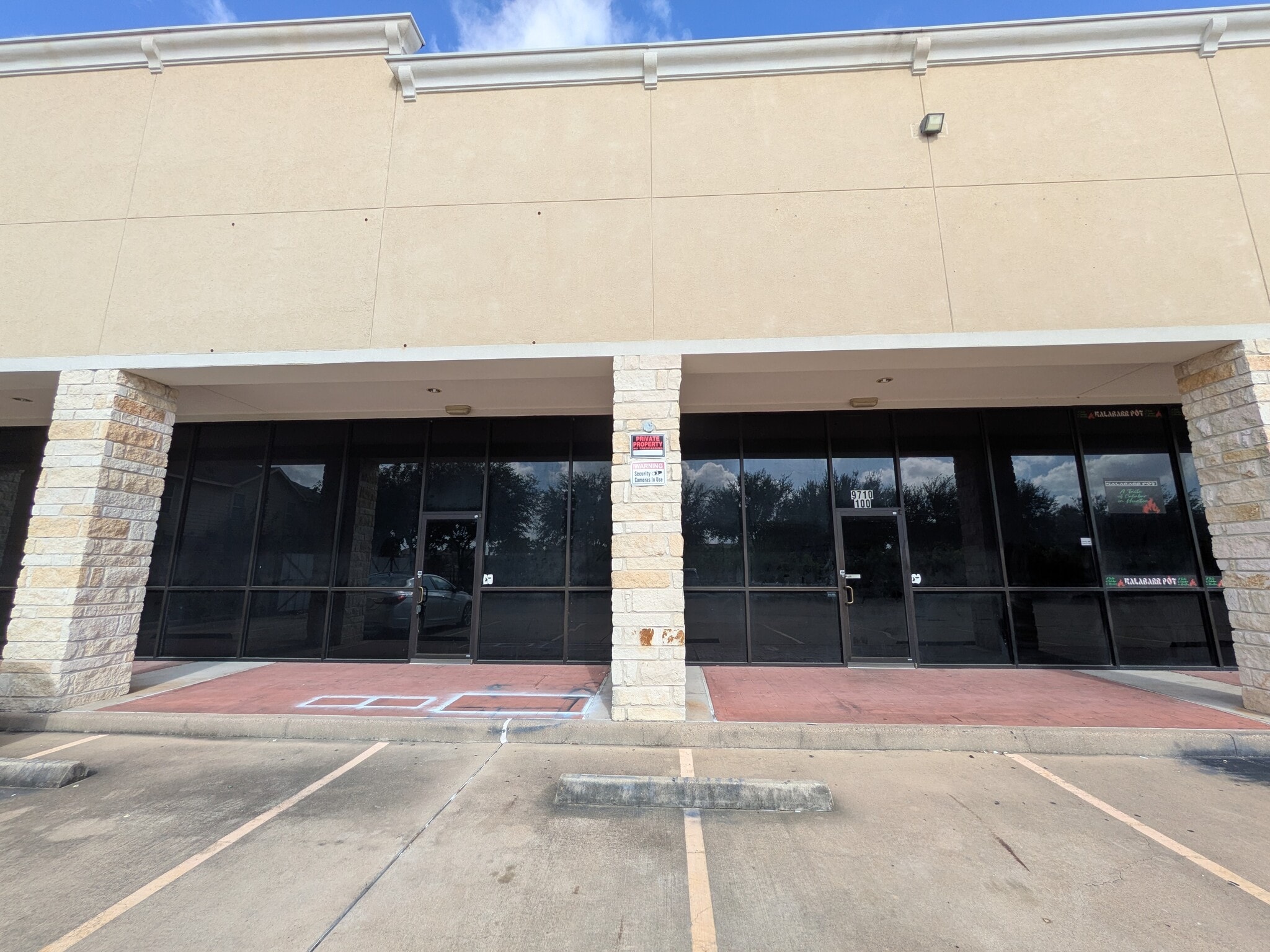 9710 S Kirkwood Rd, Houston, TX à louer Photo de l’immeuble– Image 1 sur 8