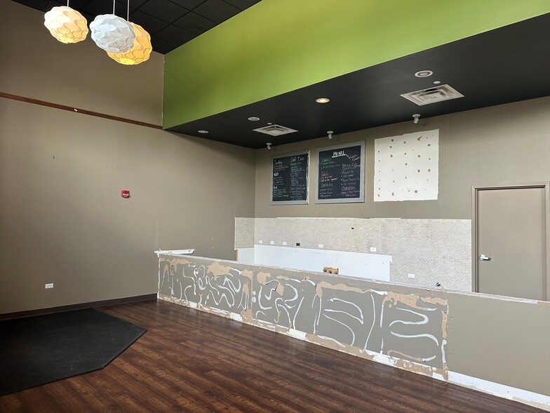 9750 Crescent Park Cir, Orland Park, IL à louer - Photo de l’immeuble – Image 3 sur 5