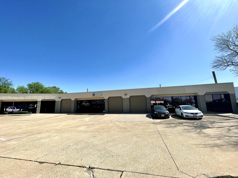 4200 N Main St, Fort Worth, TX à louer - Photo de l’immeuble – Image 3 sur 11