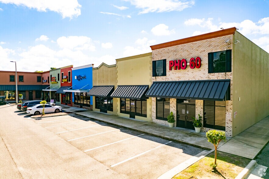 905-959 E Brandon Blvd, Brandon, FL à louer - Photo de l’immeuble – Image 3 sur 8