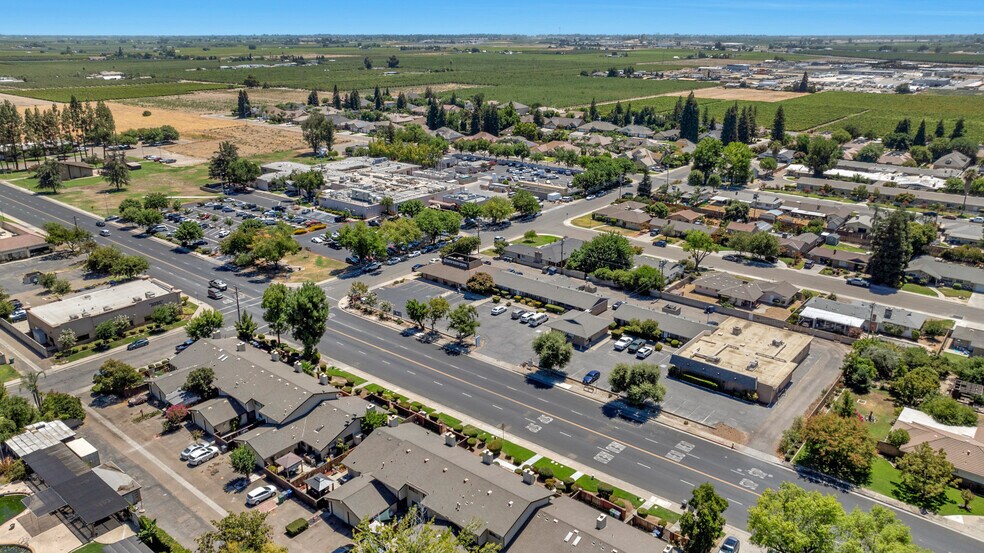 1215-1239 Rose Ave, Selma, CA à louer - Photo de l’immeuble – Image 2 sur 22