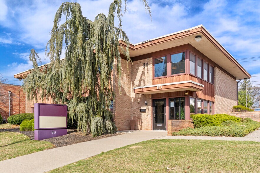 811 N 19th St, Allentown, PA à louer - Photo de l’immeuble – Image 1 sur 7