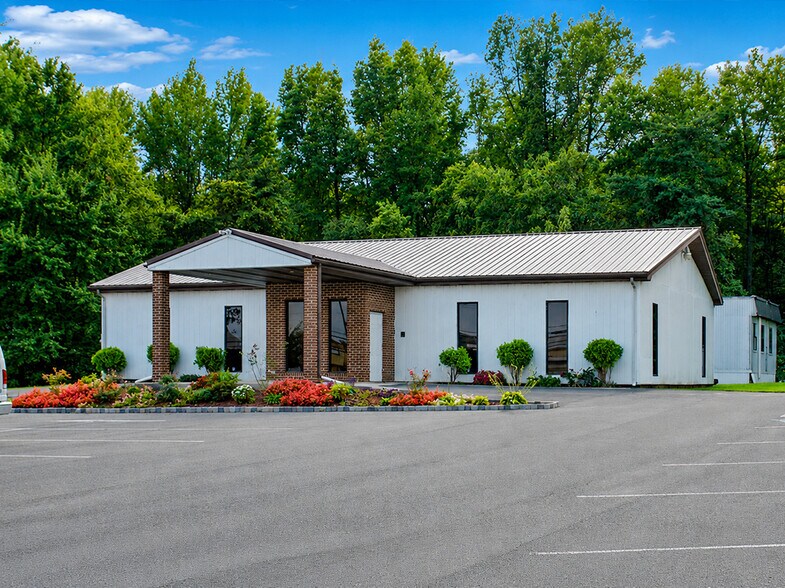 914 Middle River Rd, Middle River, MD à vendre - Photo de l’immeuble – Image 1 sur 9