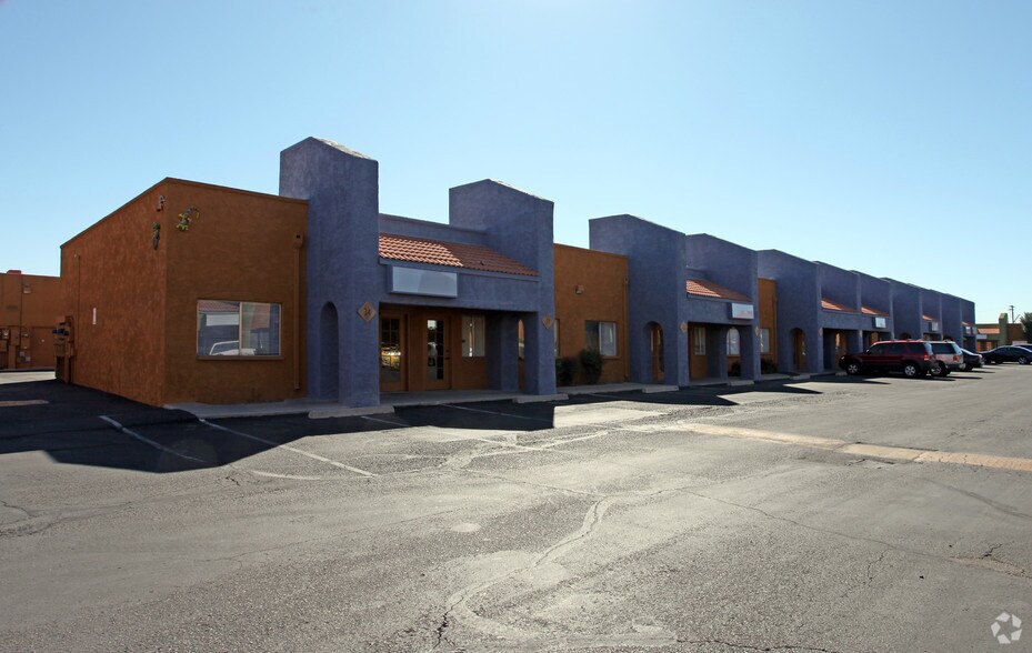4500 E Speedway Blvd, Tucson, AZ à louer - Photo de l’immeuble – Image 3 sur 27