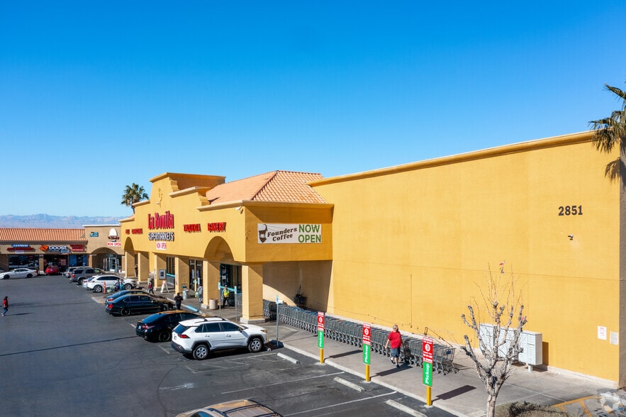 2801-2851 N Green Valley Pky, Henderson, NV à louer - Photo de l’immeuble – Image 1 sur 4