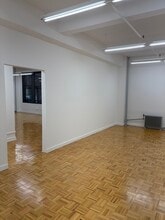 325 W 38th St, New York, NY à louer Photo intérieure– Image 2 sur 9